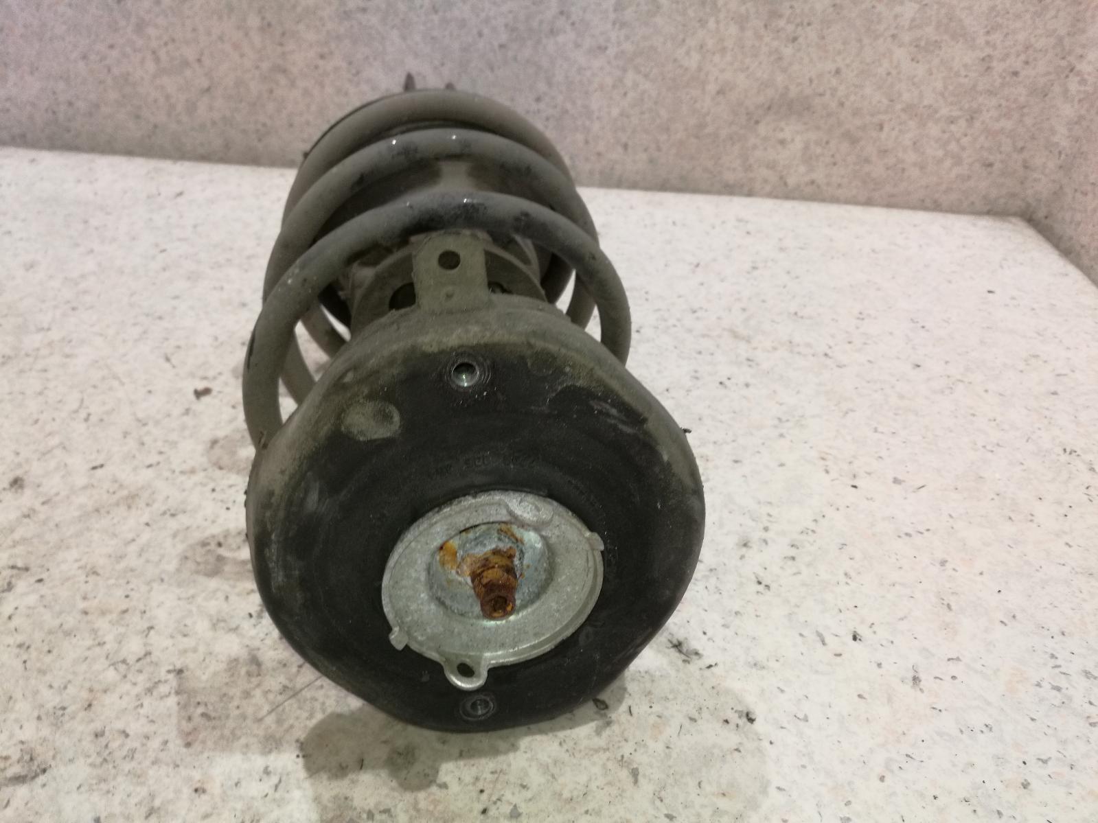 View Auto part Right Front Strut Renault Scenic 2001
