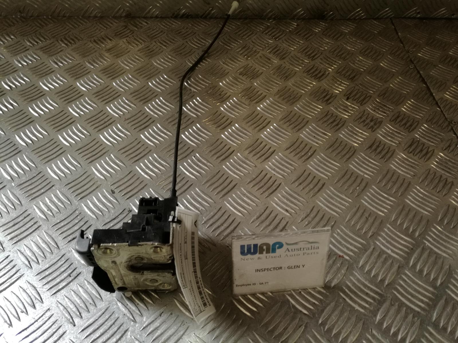 View Auto part Door/Boot/Gate Lock Renault Scenic 2001