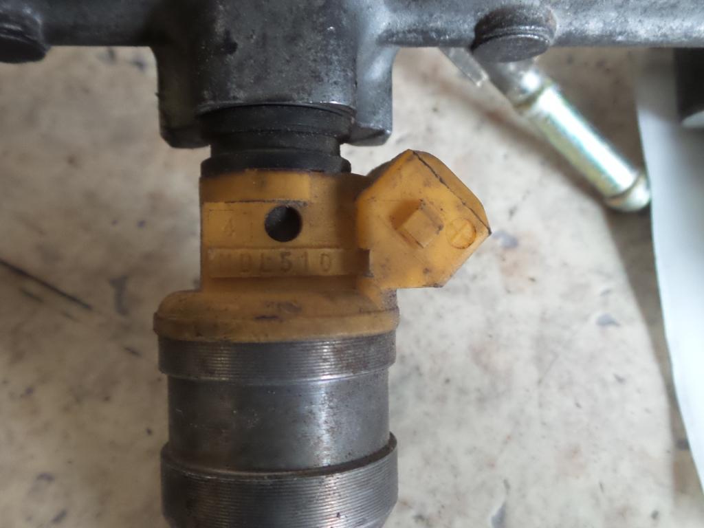 View Auto part Fuel Injector Mitsubishi Lancer 1997