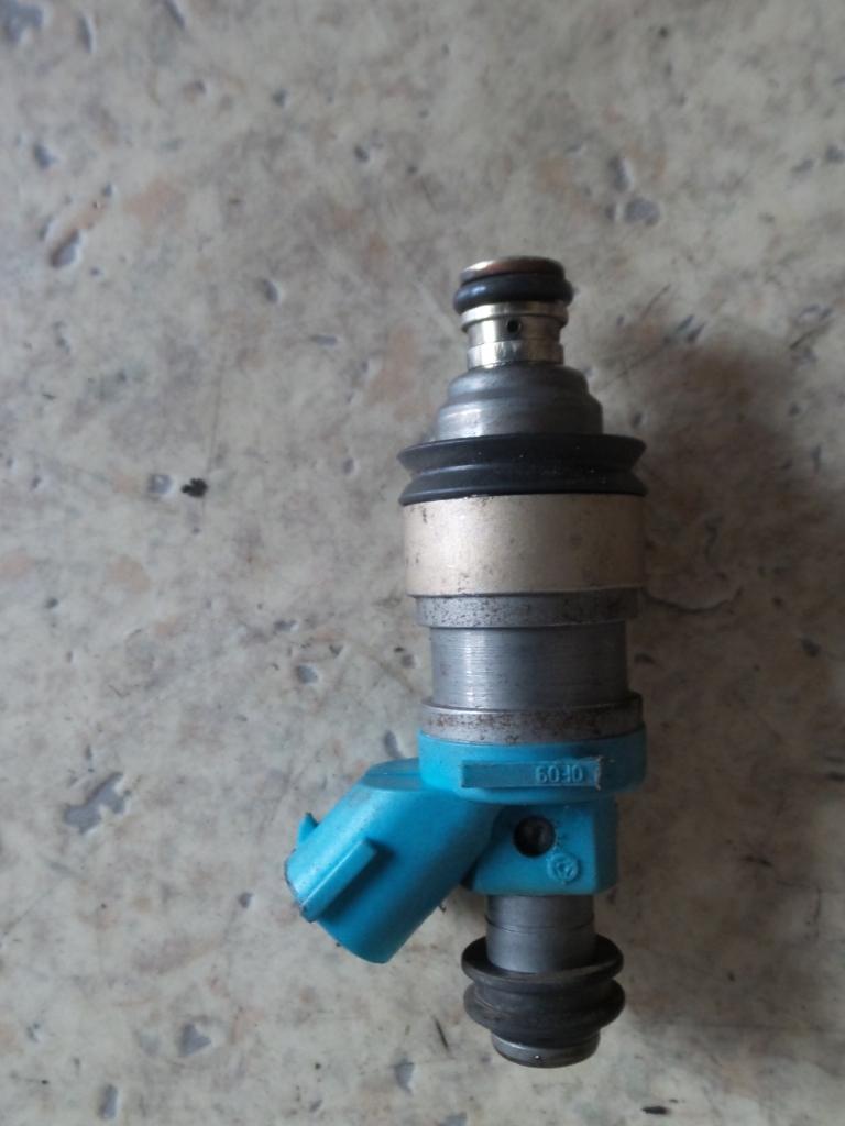 View Auto part Fuel Injector Toyota Camry 1994