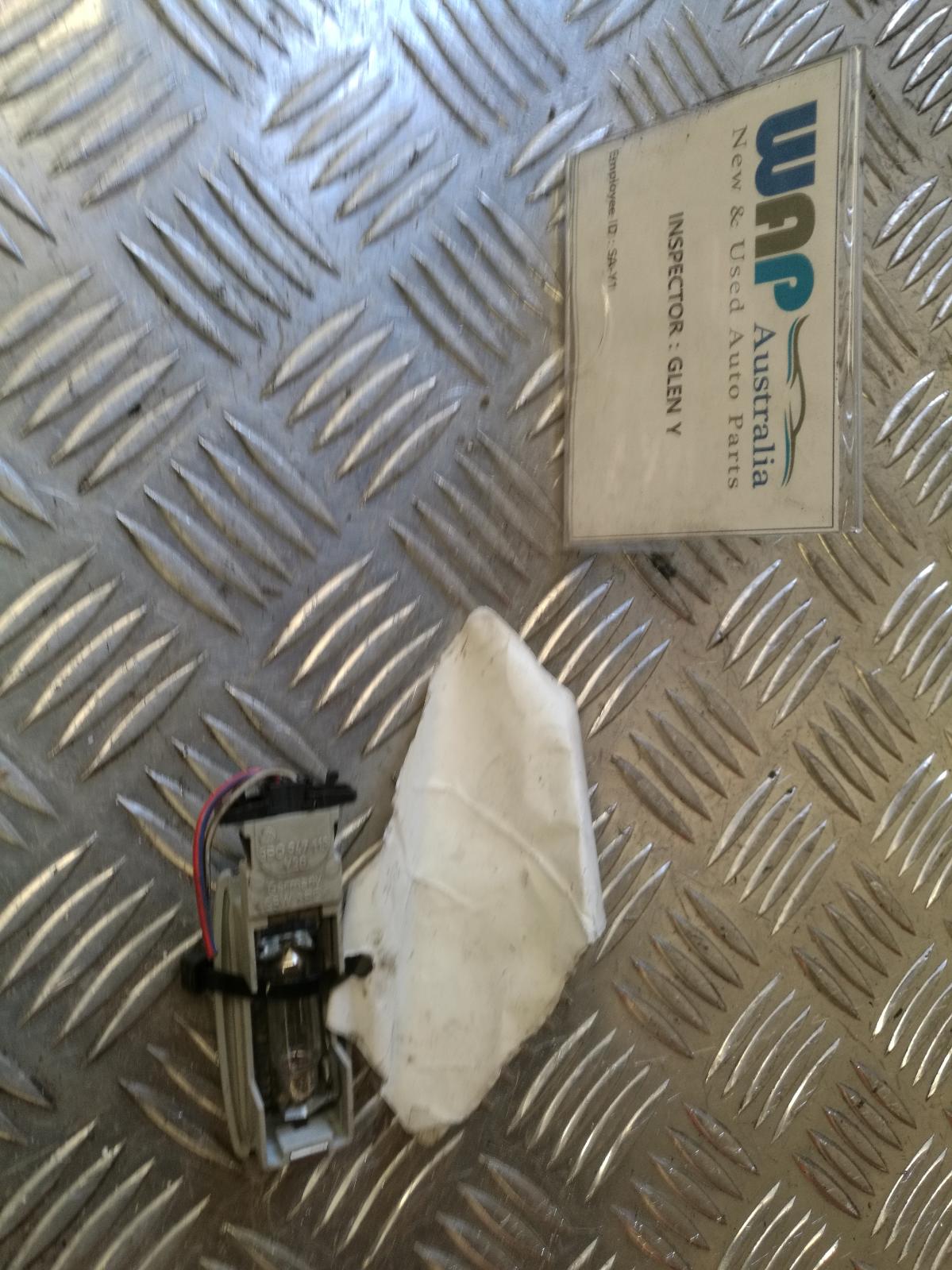 1999 Volkswagen Golf Courtesy Light View Auto part Courtesy Light Volkswagen Golf 1999