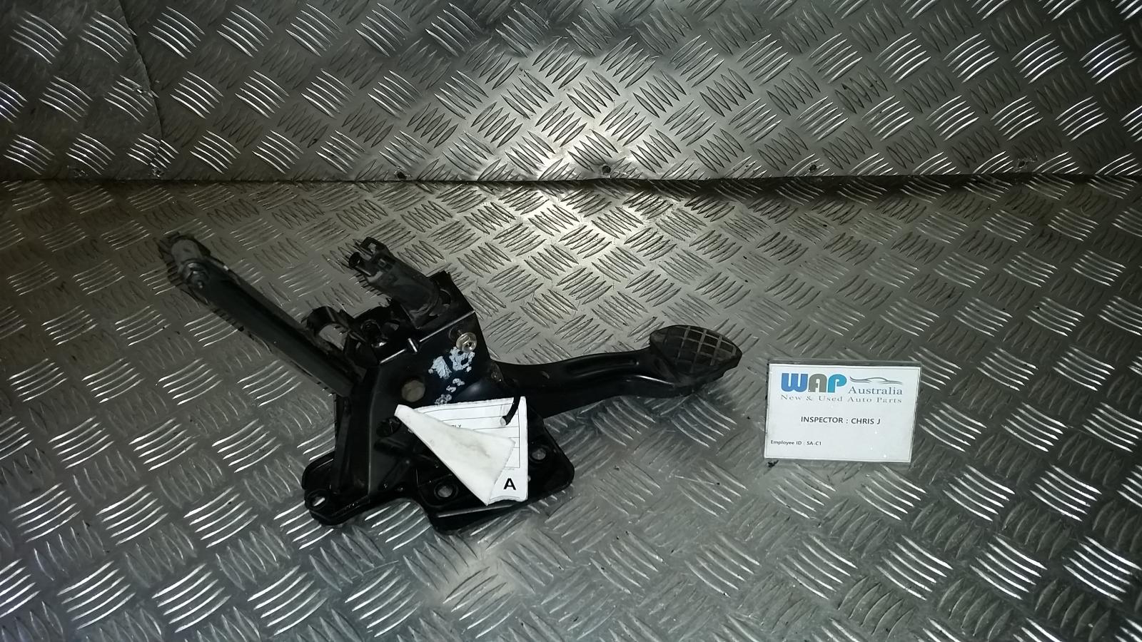 View Auto part Pedal Assembly Volkswagen Golf 1999