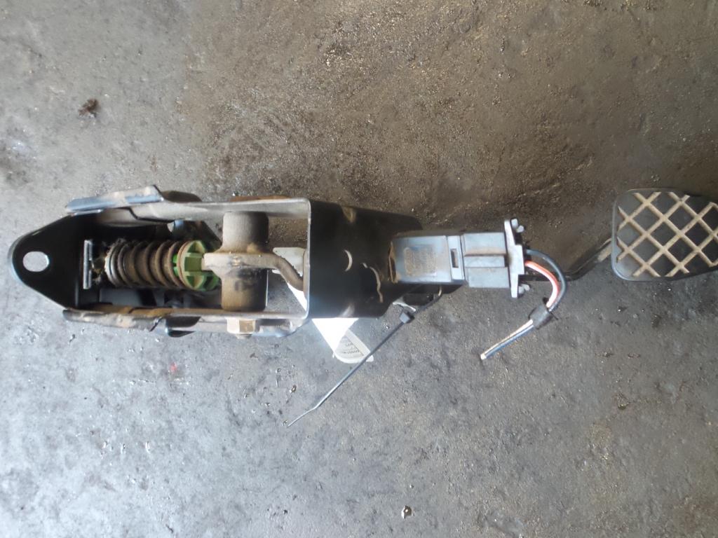 1999 Volkswagen Golf Pedal Assembly View Auto part Pedal Assembly Volkswagen Golf 1999