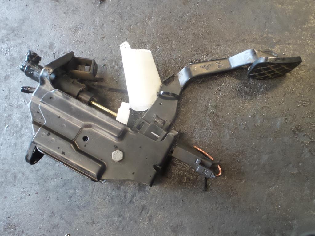 1999 Volkswagen Golf Pedal Assembly View Auto part Pedal Assembly Volkswagen Golf 1999