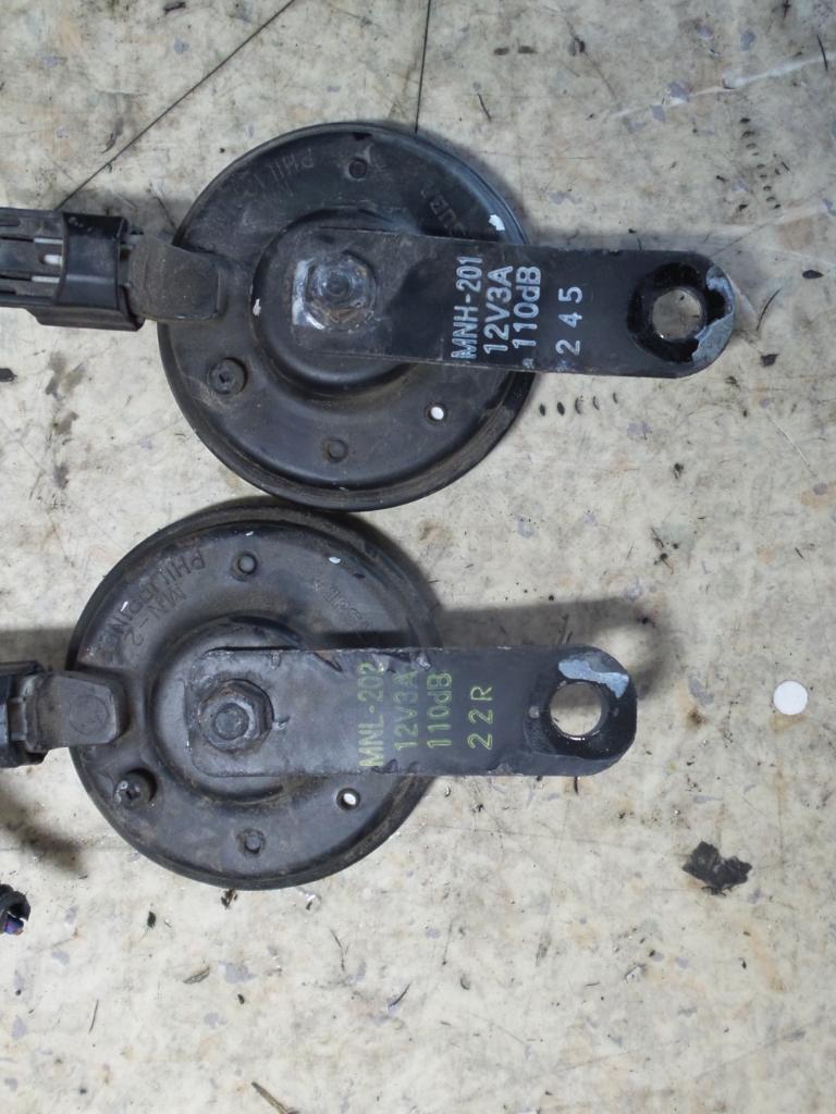View Auto part Horn Honda Crv 2002