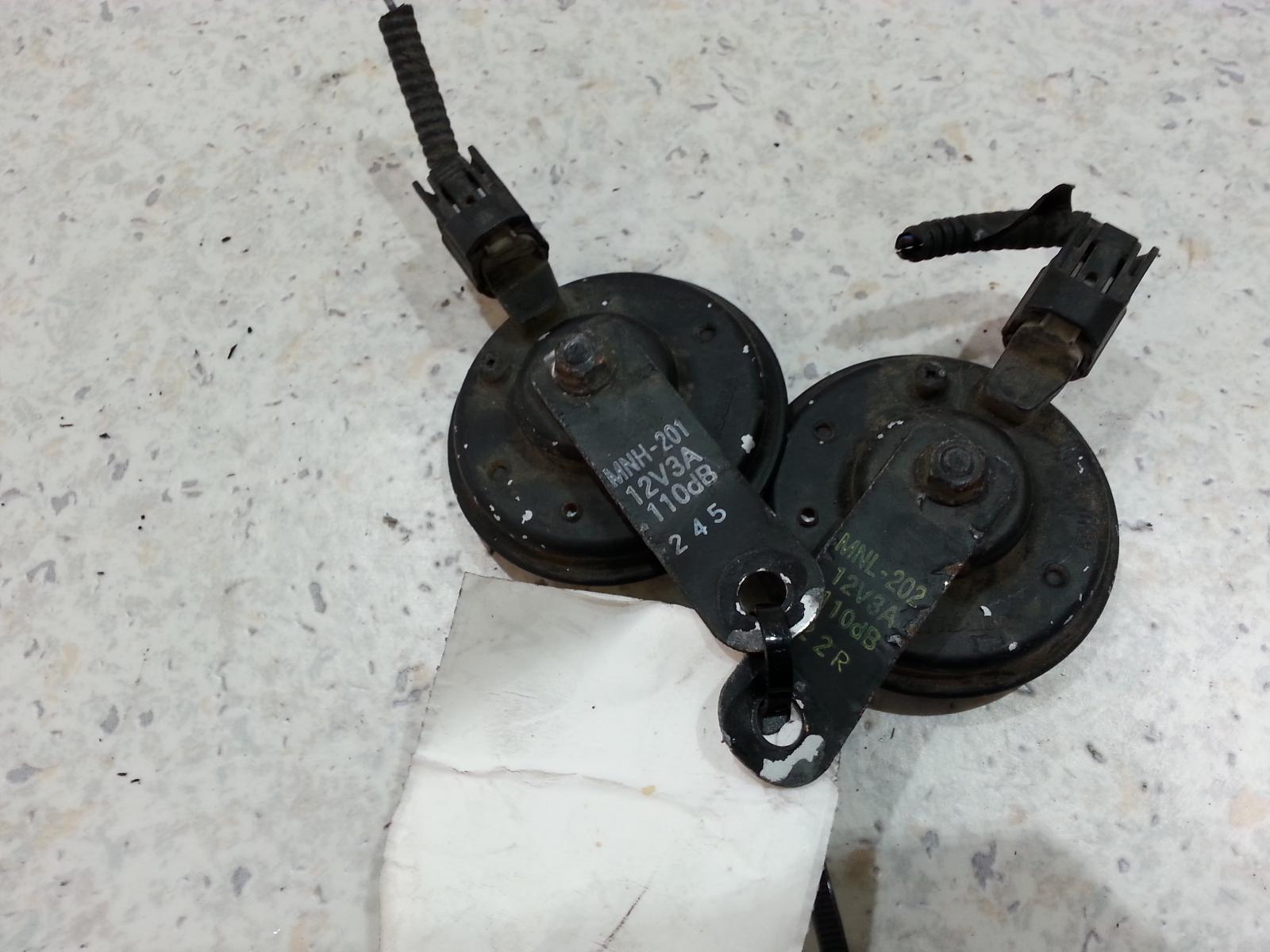 View Auto part Horn Honda Crv 2002
