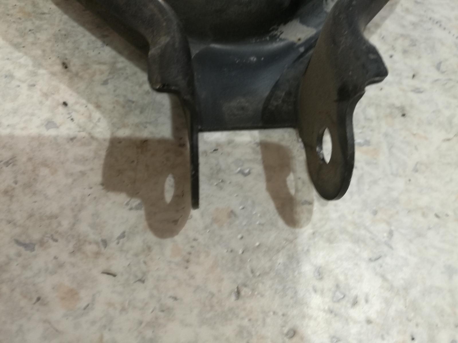 1990 Nissan 300zx Right Rear Trailing Arm View Auto part Right Rear Trailing Arm Nissan 300zx 1990