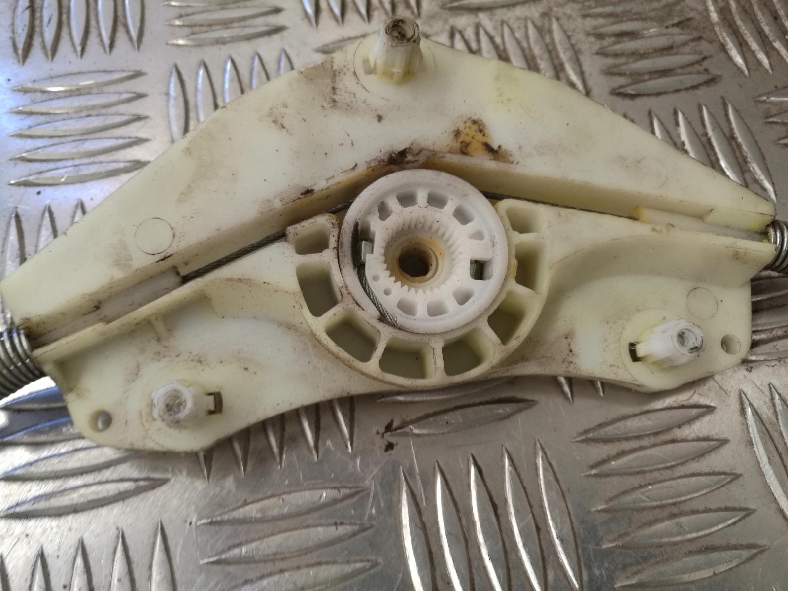 View Auto part Left Front Window Reg/Motor Volkswagen Golf 2006