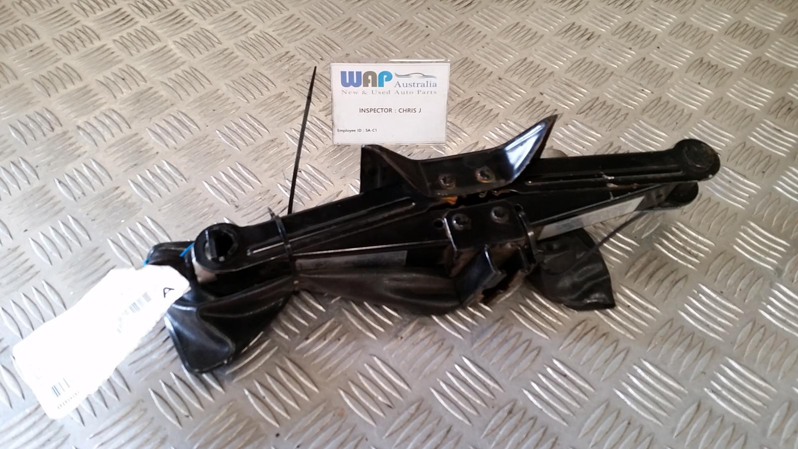View Auto part Jack Mitsubishi Lancer 1998