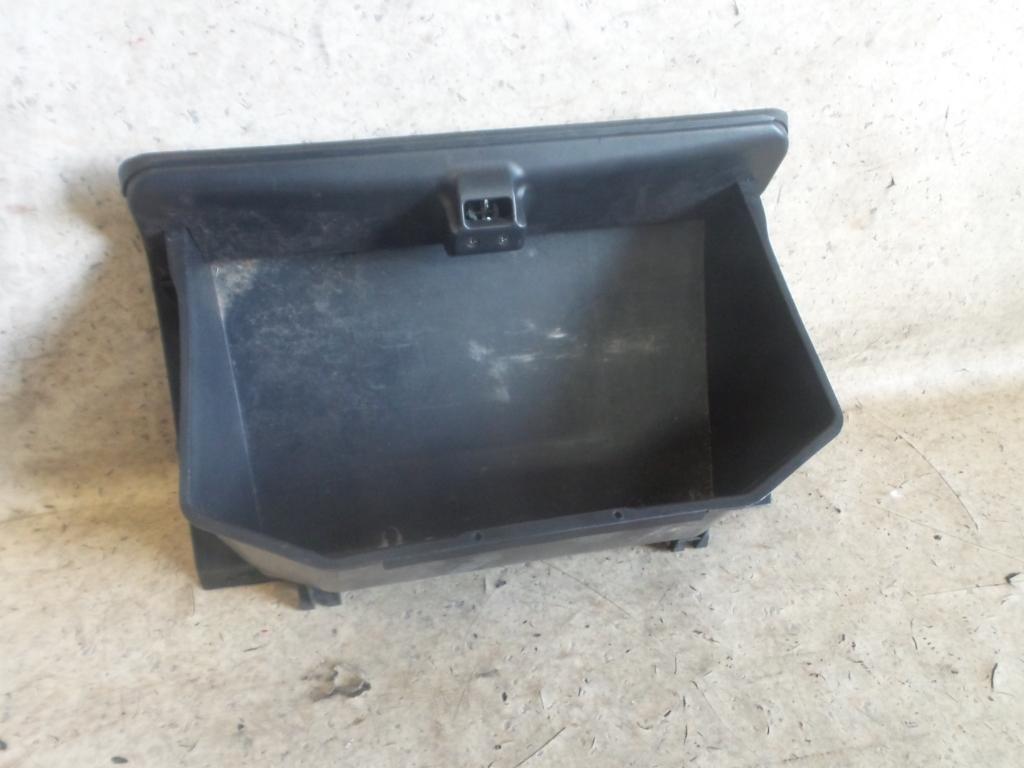 View Auto part Glove Box Toyota Mr2 2003
