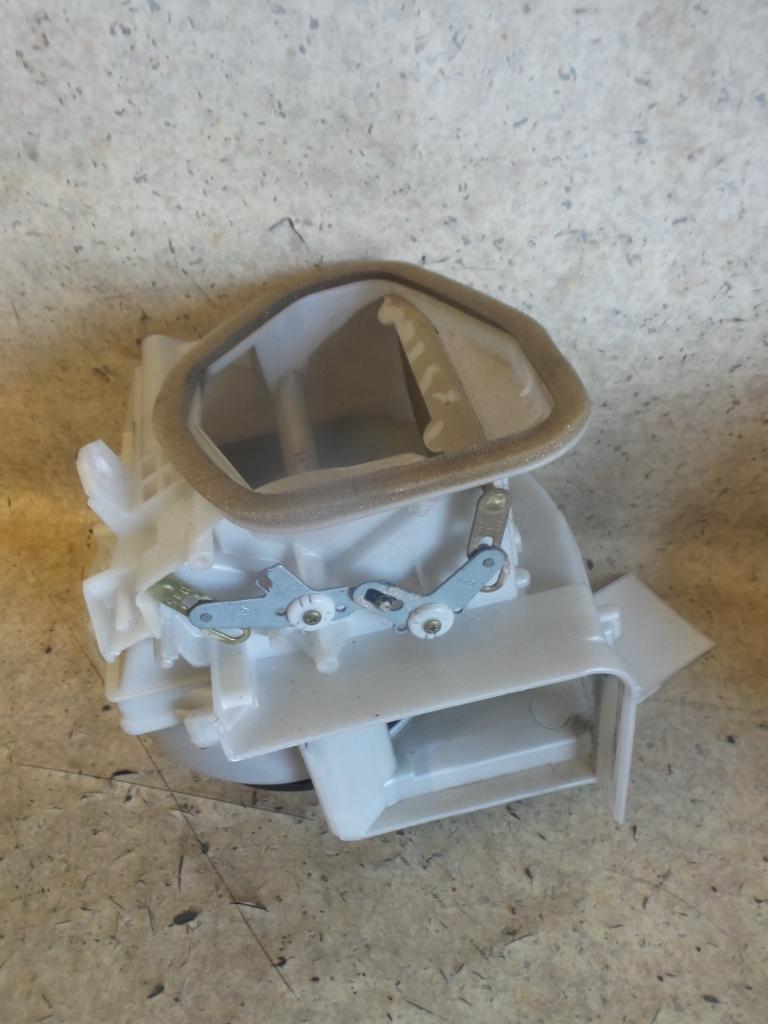 View Auto part Heater Fan Motor Toyota Mr2 2003