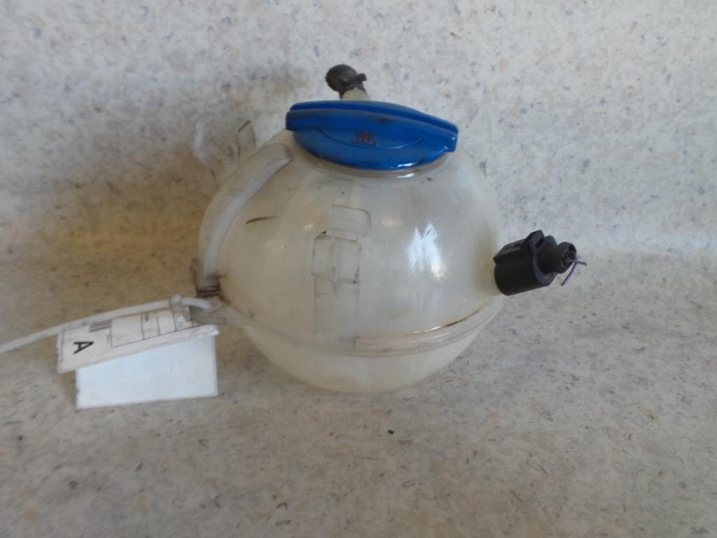 View Auto part Overflow Bottle Volkswagen Golf 2006