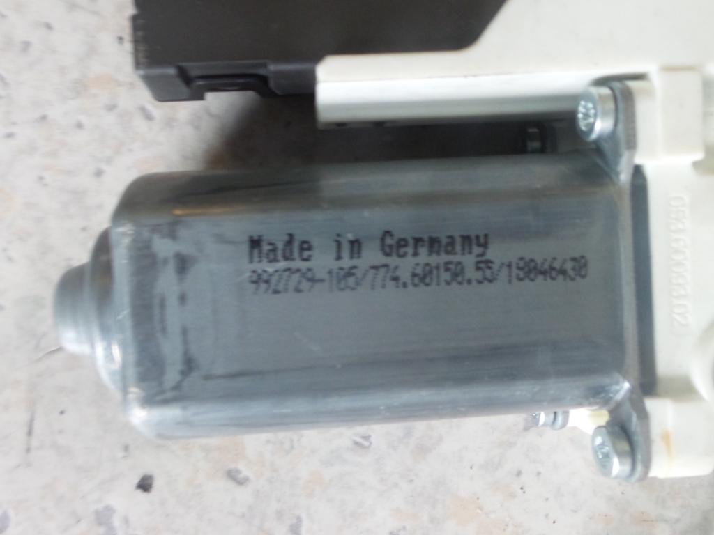 View Auto part Right Front Window Reg/Motor Volkswagen Golf 2006