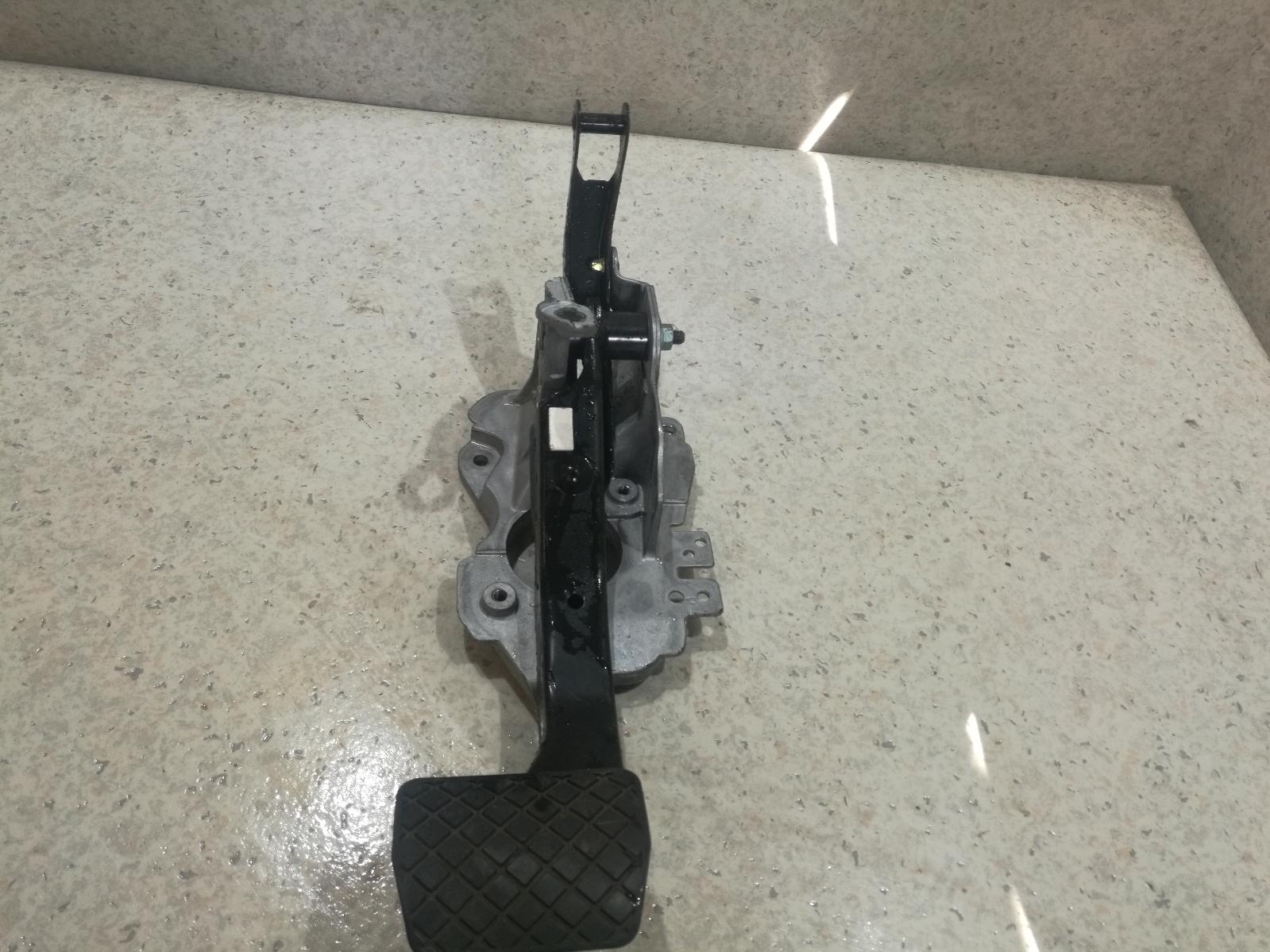 View Auto part Pedal Assembly Volkswagen Golf 2006