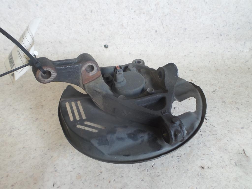 View Auto part Right Front Hub Assembly Toyota Mr2 2003