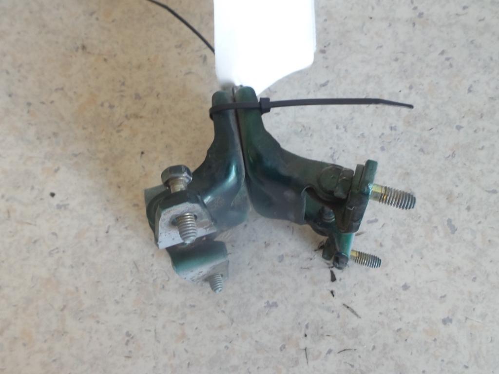 1999 Mitsubishi Lancer Door Hinge/Runner View Auto part Door Hinge/Runner Mitsubishi Lancer 1999