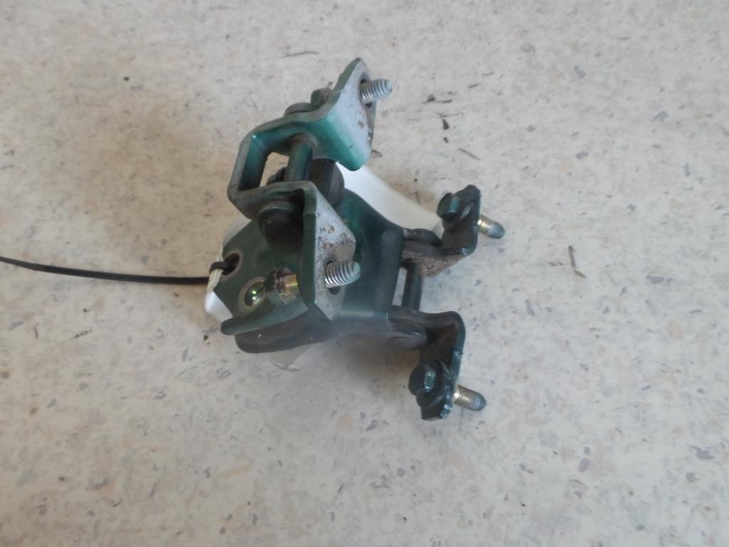 1999 Mitsubishi Lancer Door Hinge/Runner View Auto part Door Hinge/Runner Mitsubishi Lancer 1999