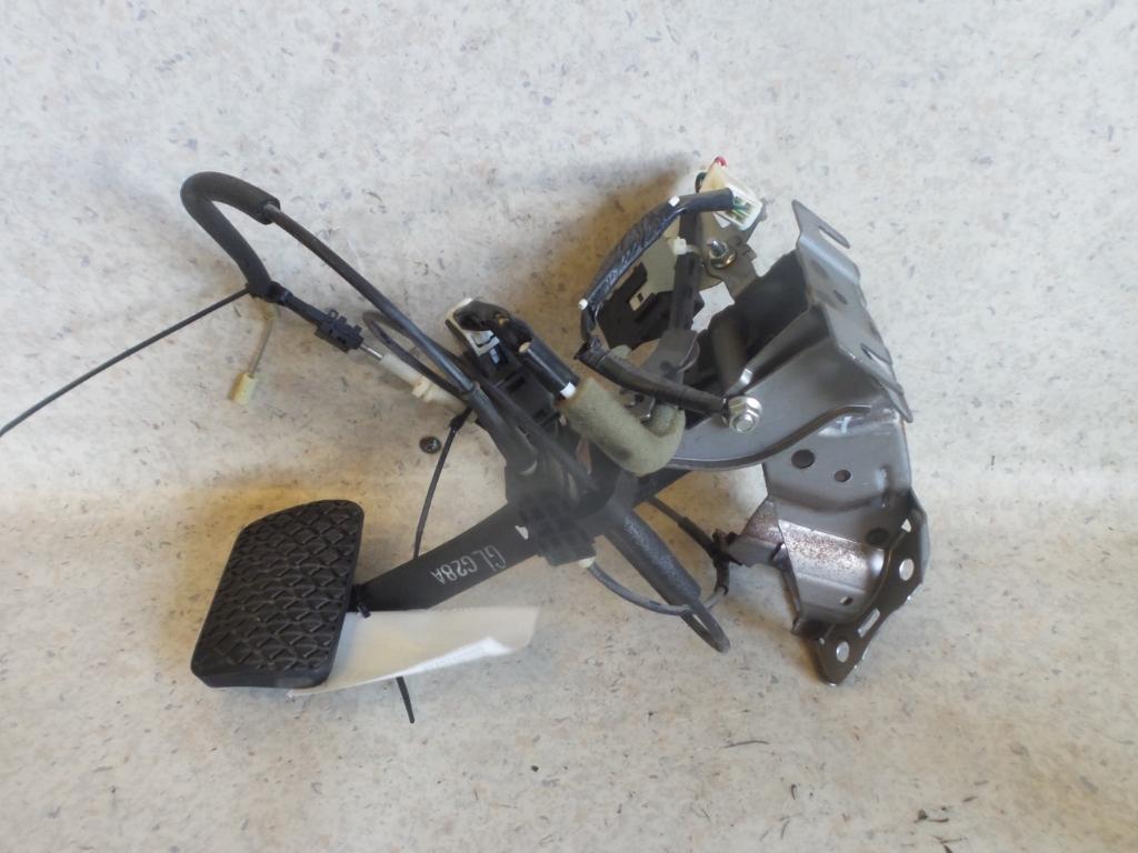 View Auto part Pedal Assembly Mazda 6 2006