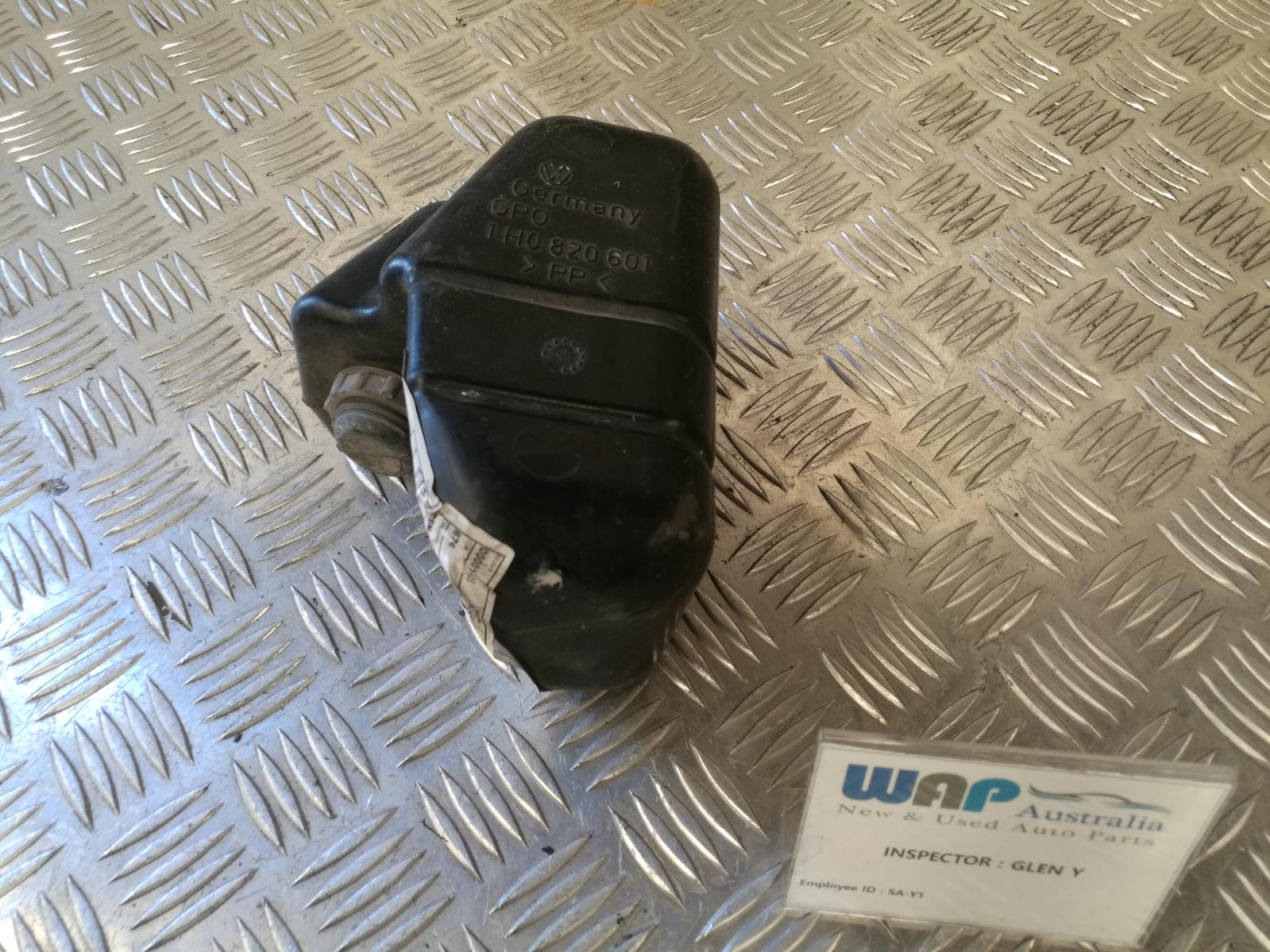 View Auto part Air Cleaner/Box Volkswagen Golf 1997