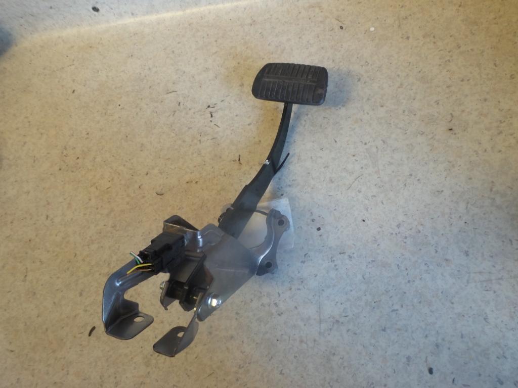 View Auto part Pedal Assembly Subaru Liberty 2010