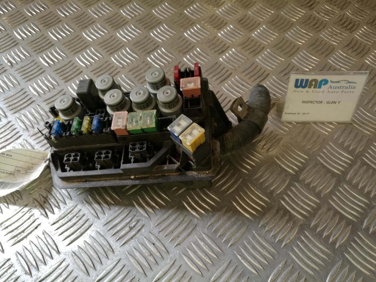 View Auto part Fuse Box Mitsubishi Magna 1995