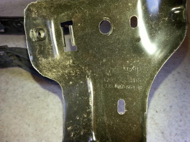 View Auto part R/Bar Bracket/Reinfo Volkswagen Bora 2001