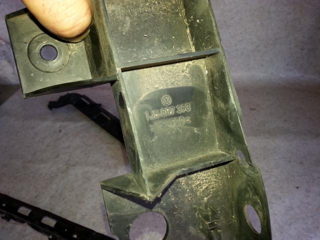 View Auto part R/Bar Bracket/Reinfo Volkswagen Bora 2001