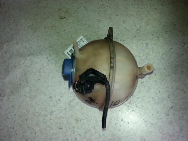 View Auto part Overflow Bottle Volkswagen Bora 2001