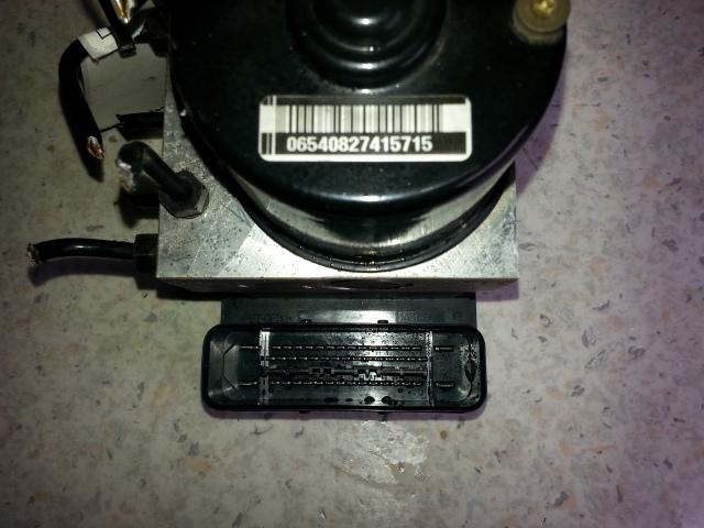 2001 Volkswagen Bora Abs Pump/Modulator View Auto part Abs Pump/Modulator Volkswagen Bora 2001