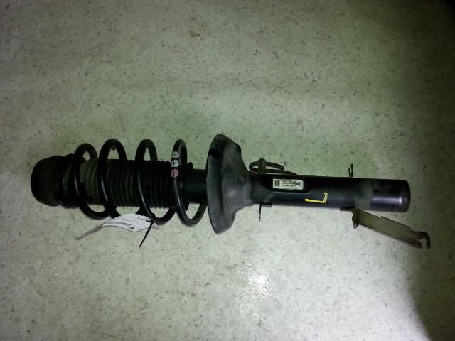 2001 Volkswagen Bora Left Front Strut View Auto part Left Front Strut Volkswagen Bora 2001