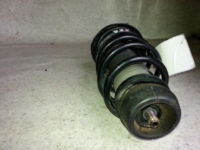 2001 Volkswagen Bora Left Front Strut View Auto part Left Front Strut Volkswagen Bora 2001