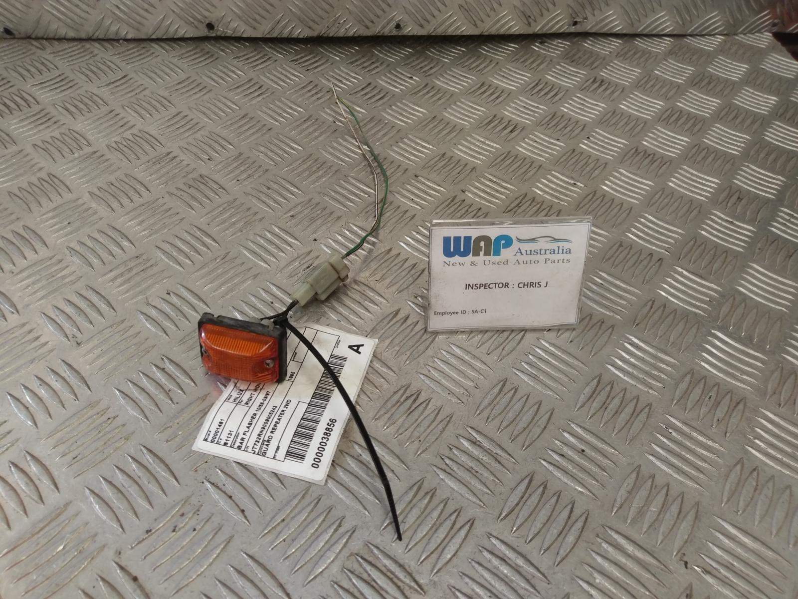 1995 Toyota Hilux Right Indicator/Fog/Side View Auto part Right Indicator/Fog/Side Toyota Hilux 1995