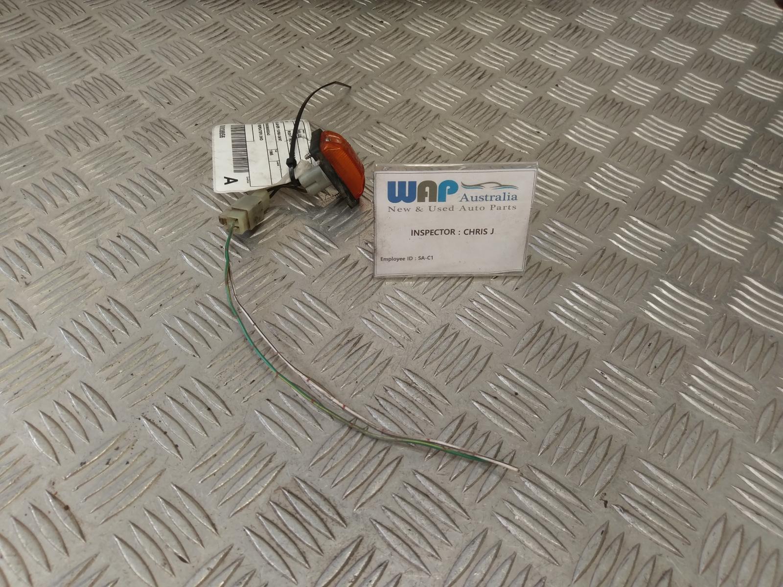 1995 Toyota Hilux Right Indicator/Fog/Side View Auto part Right Indicator/Fog/Side Toyota Hilux 1995