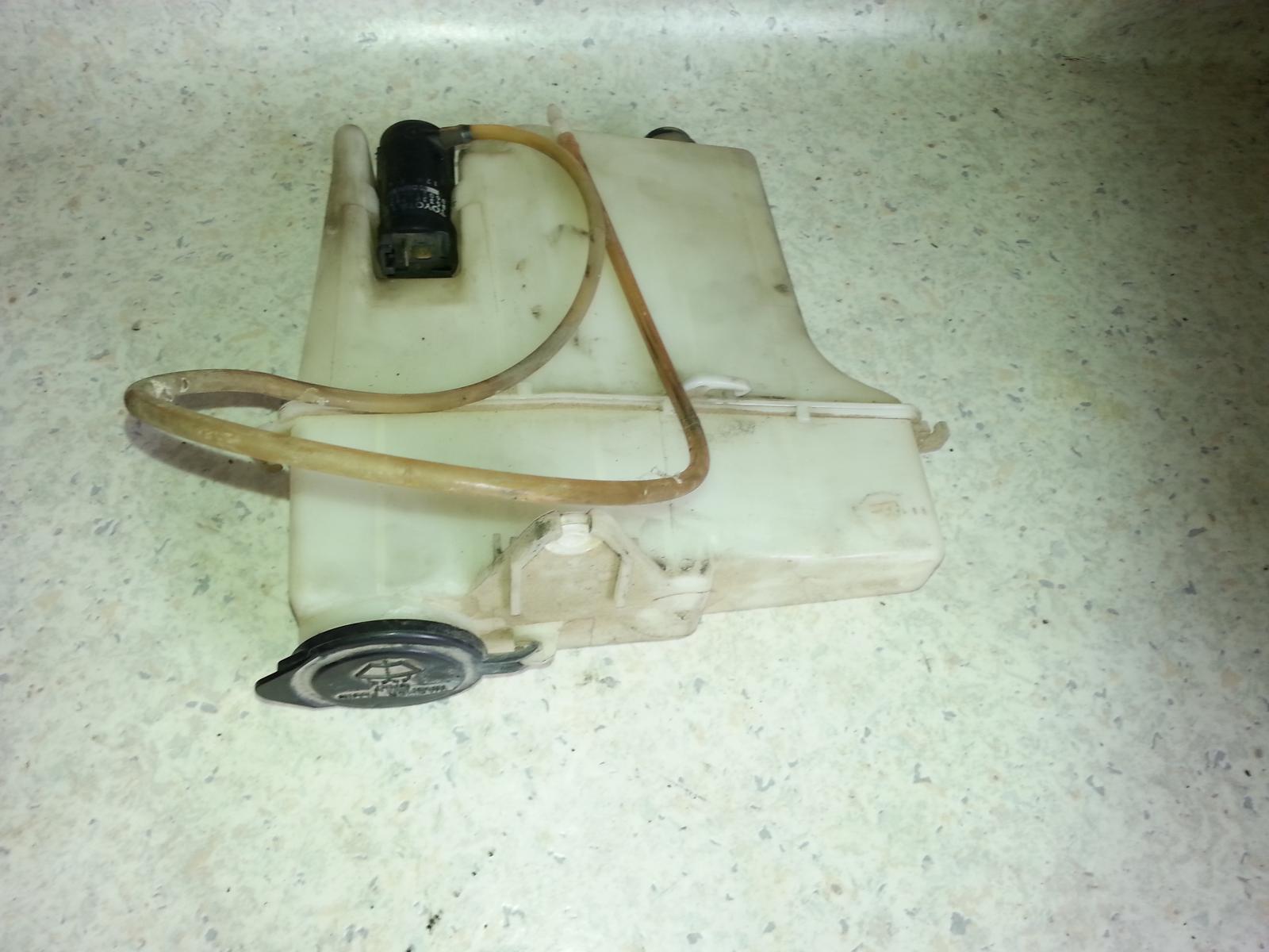 1995 Toyota Hilux Washer Bottle View Auto part Washer Bottle Toyota Hilux 1995
