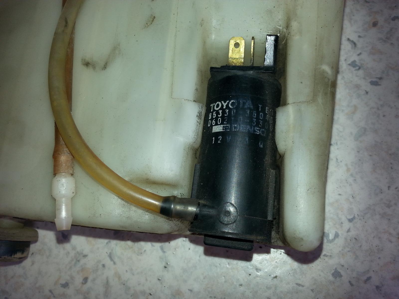 1995 Toyota Hilux Washer Bottle View Auto part Washer Bottle Toyota Hilux 1995