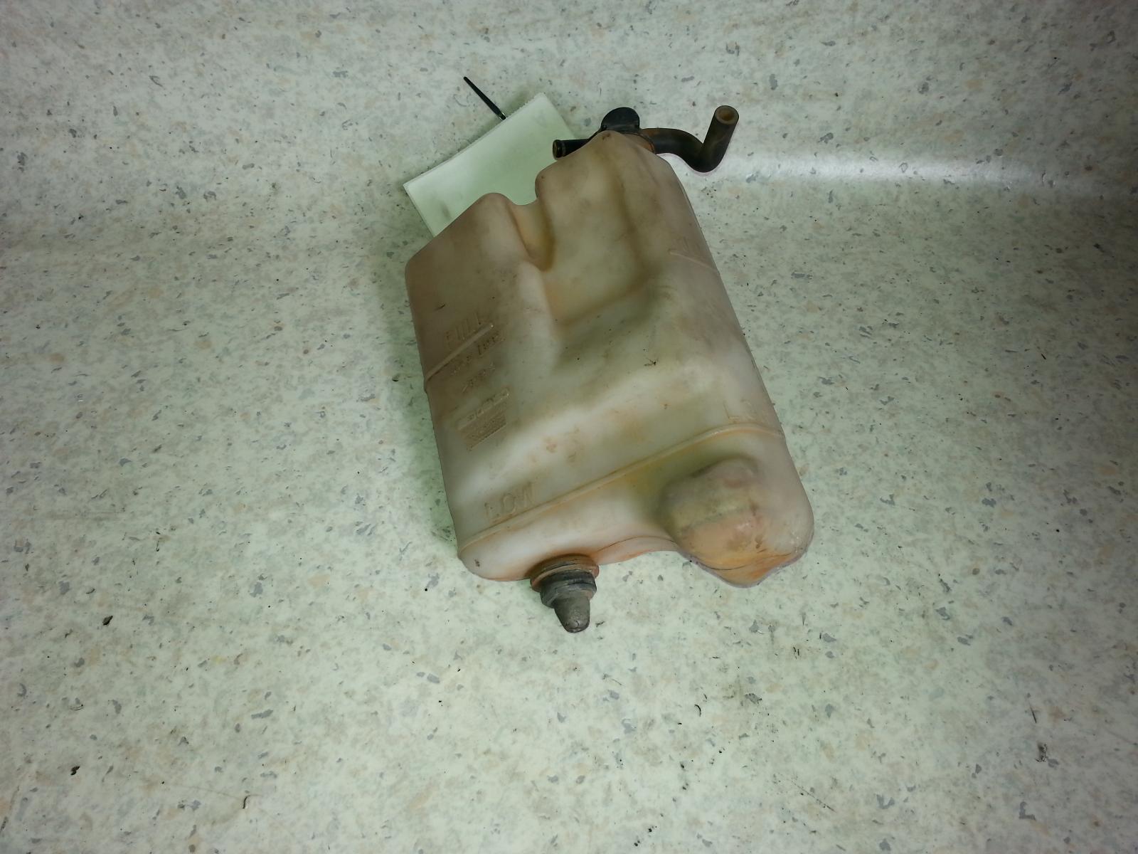 1995 Toyota Hilux Overflow Bottle View Auto part Overflow Bottle Toyota Hilux 1995