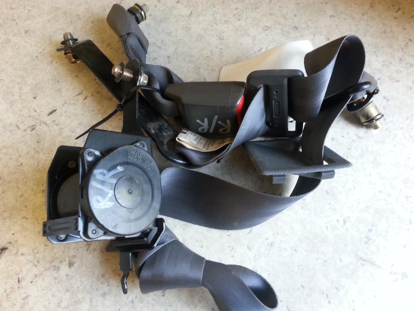 1995 Toyota Hilux Seatbelt/Stalk View Auto part Seatbelt/Stalk Toyota Hilux 1995