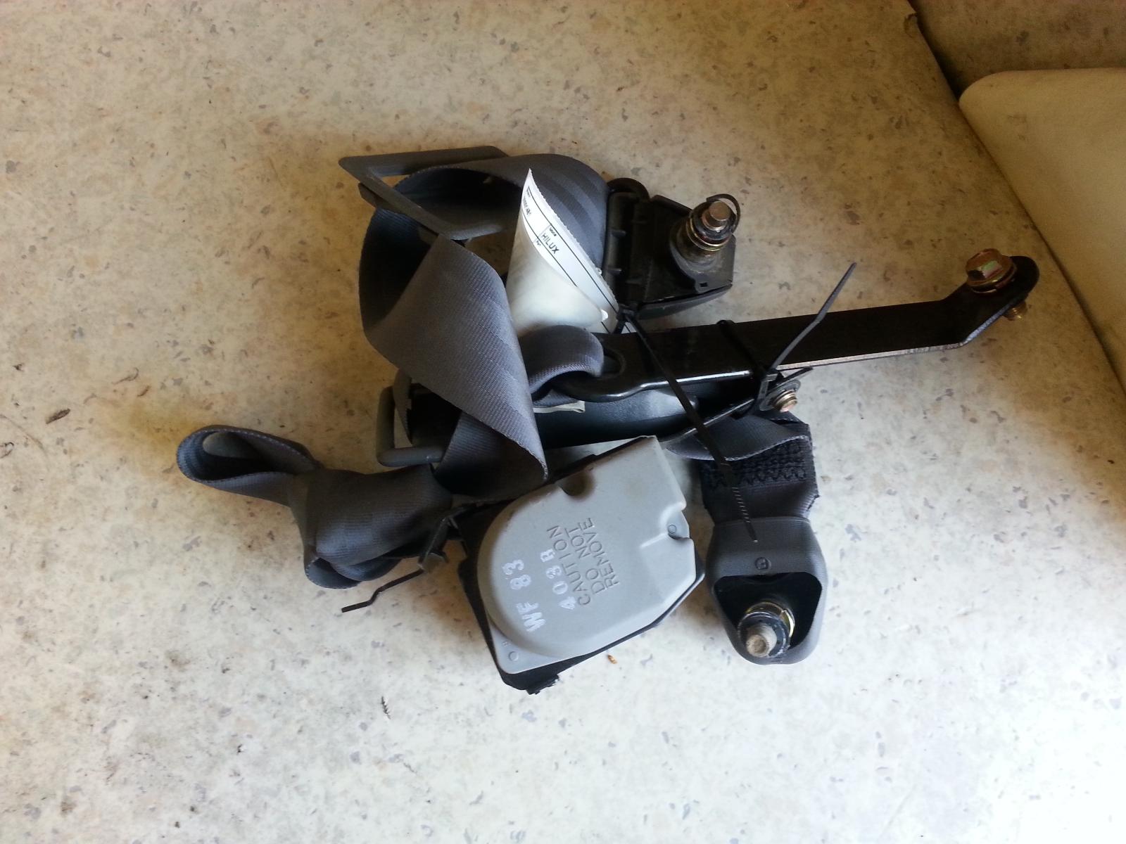 1995 Toyota Hilux Seatbelt/Stalk View Auto part Seatbelt/Stalk Toyota Hilux 1995