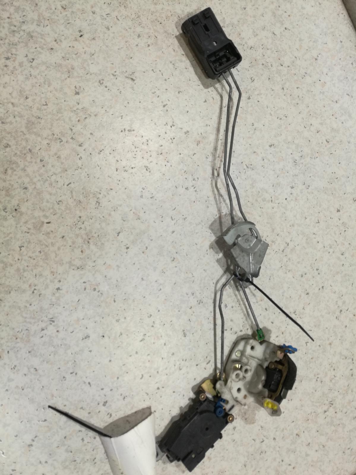 View Auto part Door/Boot/Gate Lock Subaru Forester 2001