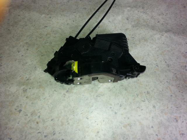 View Auto part Door/Boot/Gate Lock Toyota Yaris 2008