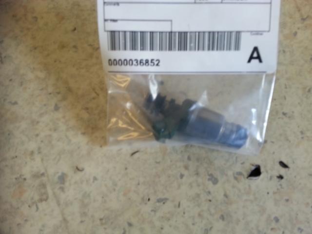 View Auto part Fuel Injector Toyota Camry 1998