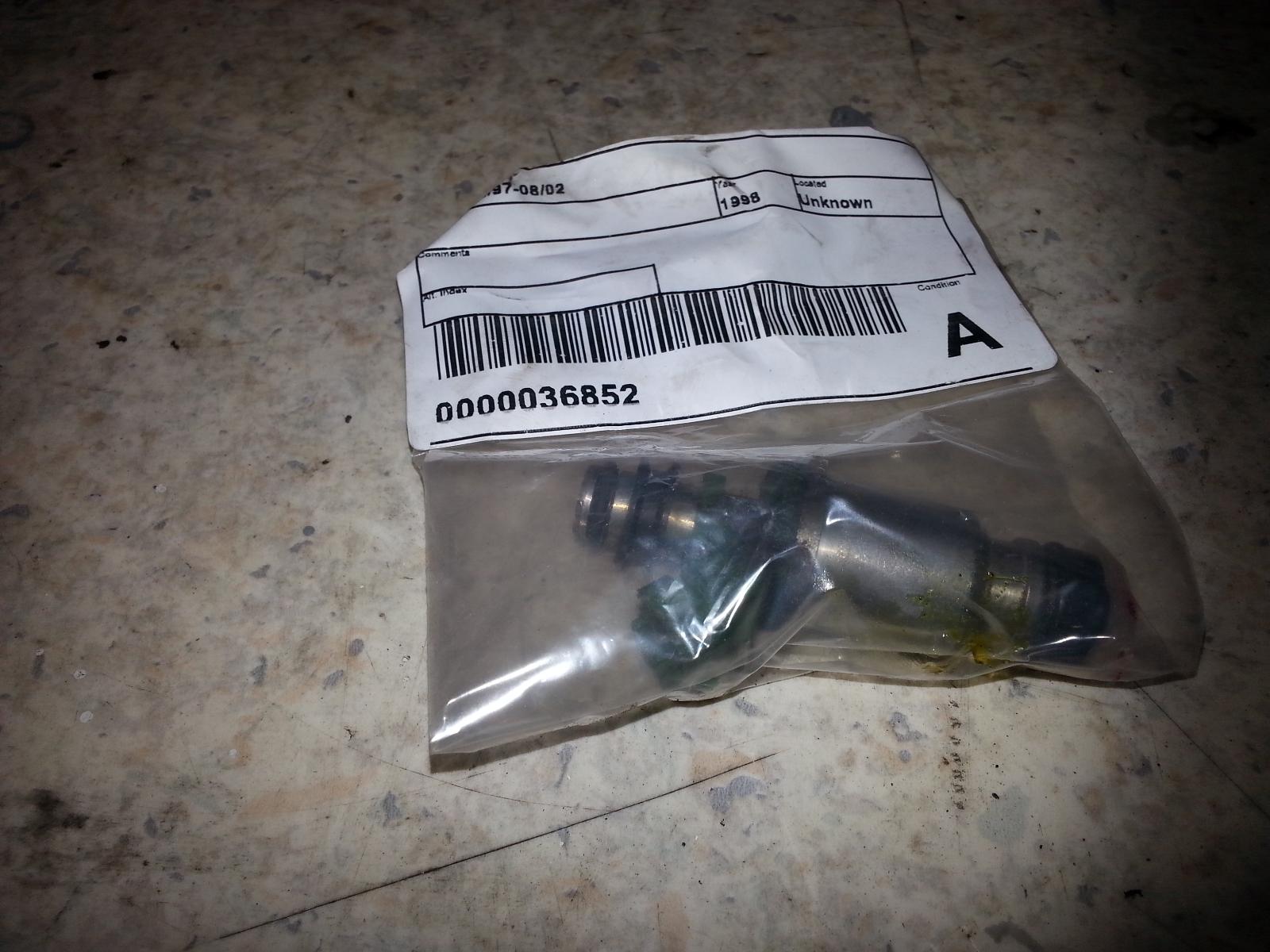 View Auto part Fuel Injector Toyota Camry 1998
