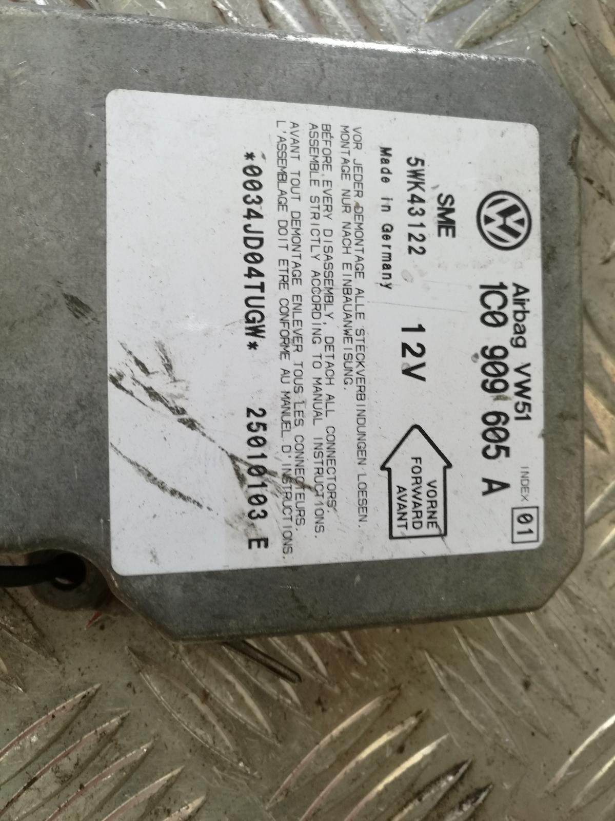 View Auto part Airbag Module/Sensor Volkswagen Bora 2001