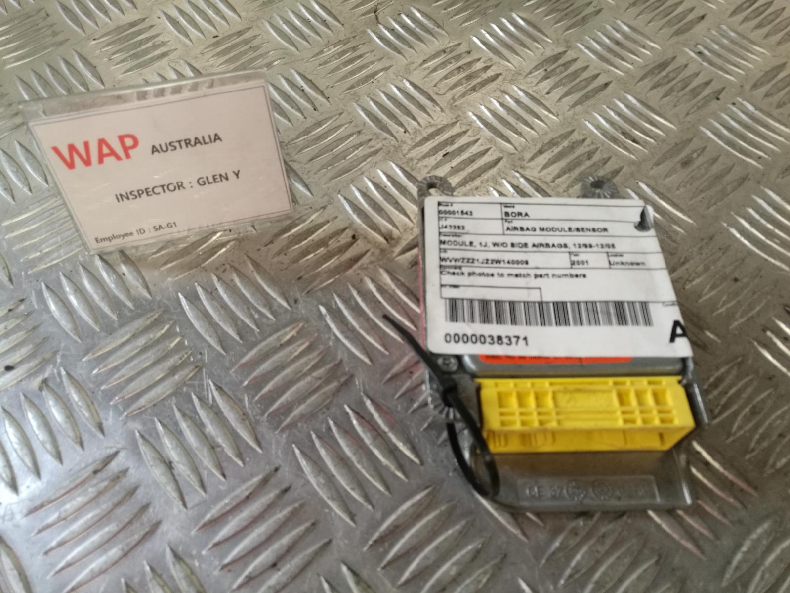 View Auto part Airbag Module/Sensor Volkswagen Bora 2001