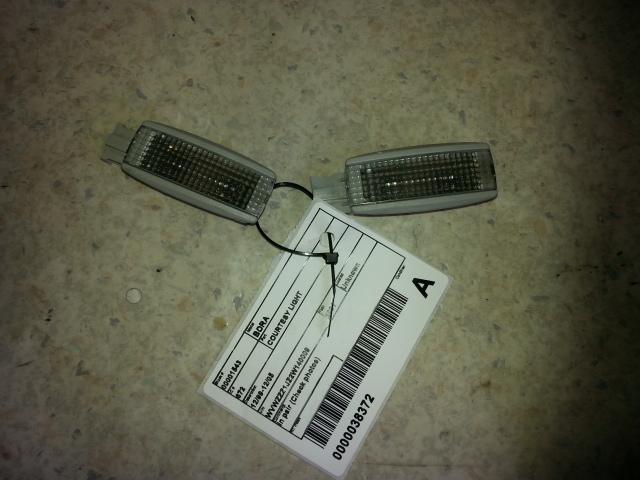 View Auto part Courtesy Light Volkswagen Bora 2001