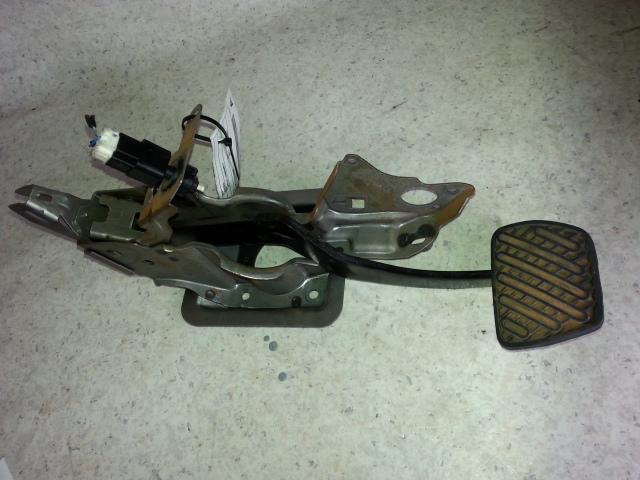 View Auto part Pedal Assembly Nissan Micra 2011