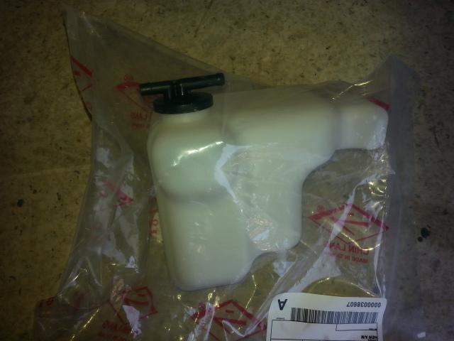 1995 Toyota Camry Overflow Bottle View Auto part Overflow Bottle Toyota Camry 1995