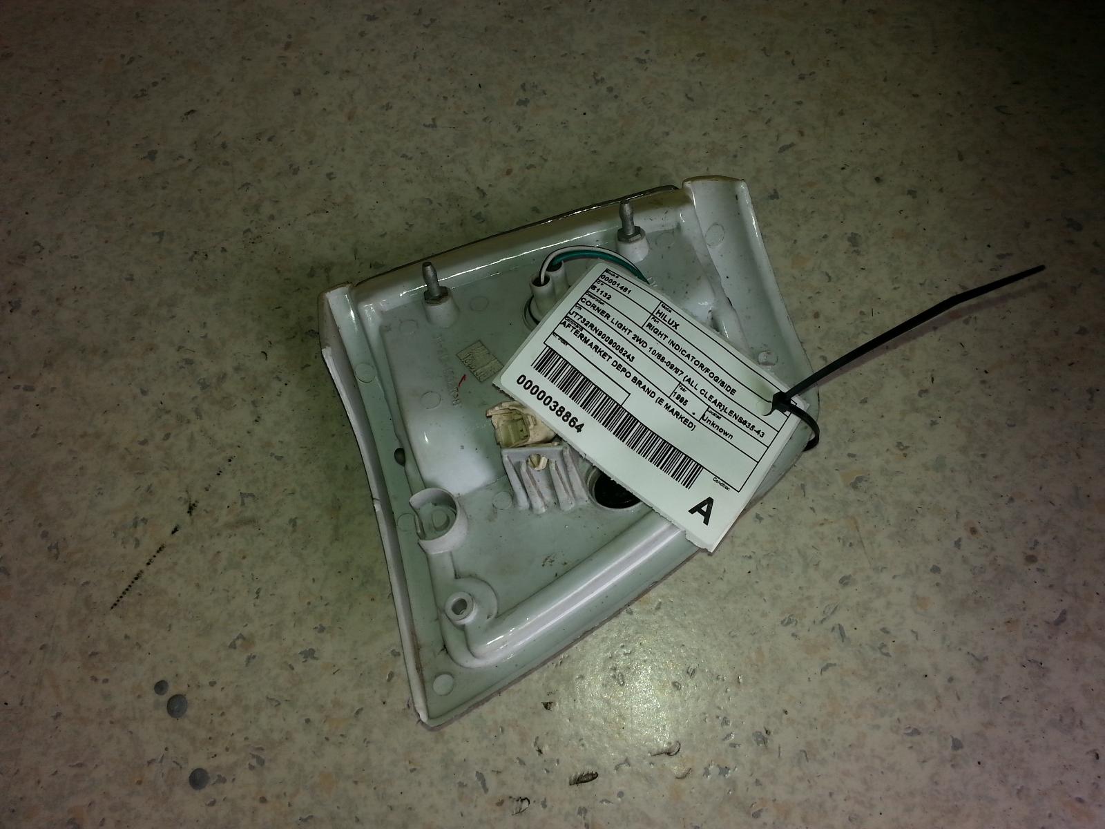 View Auto part Right Indicator/Fog/Side Toyota Hilux 1995