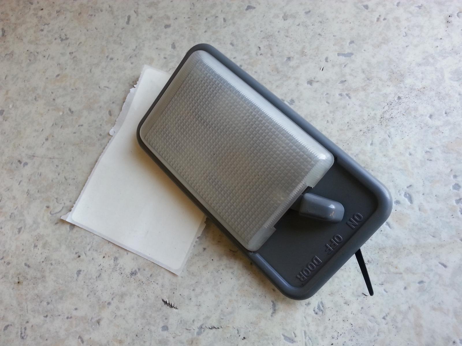 View Auto part Courtesy Light Toyota Hilux 1995