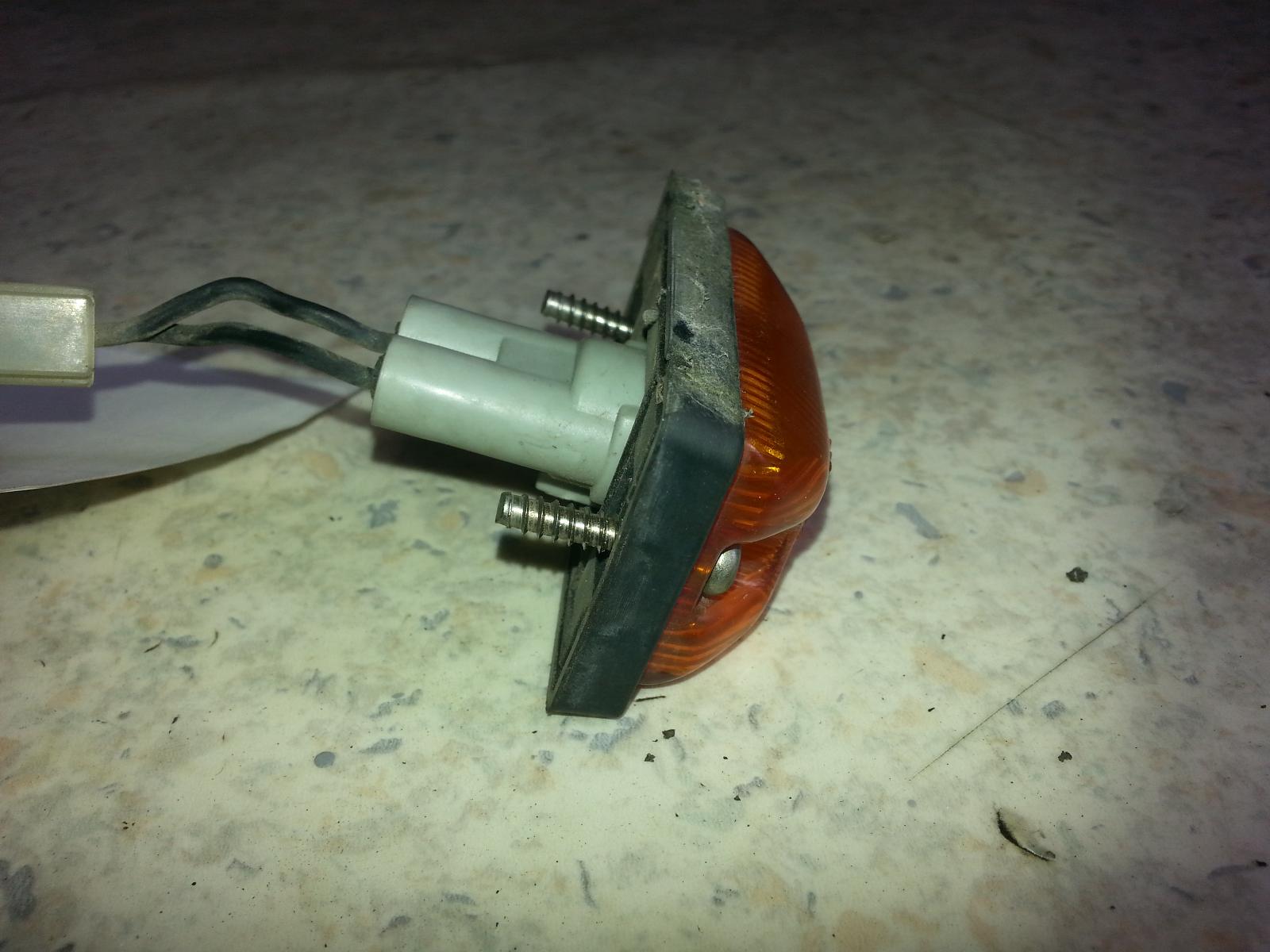 View Auto part Left Indicator/Fog/Side Toyota Hilux 1995